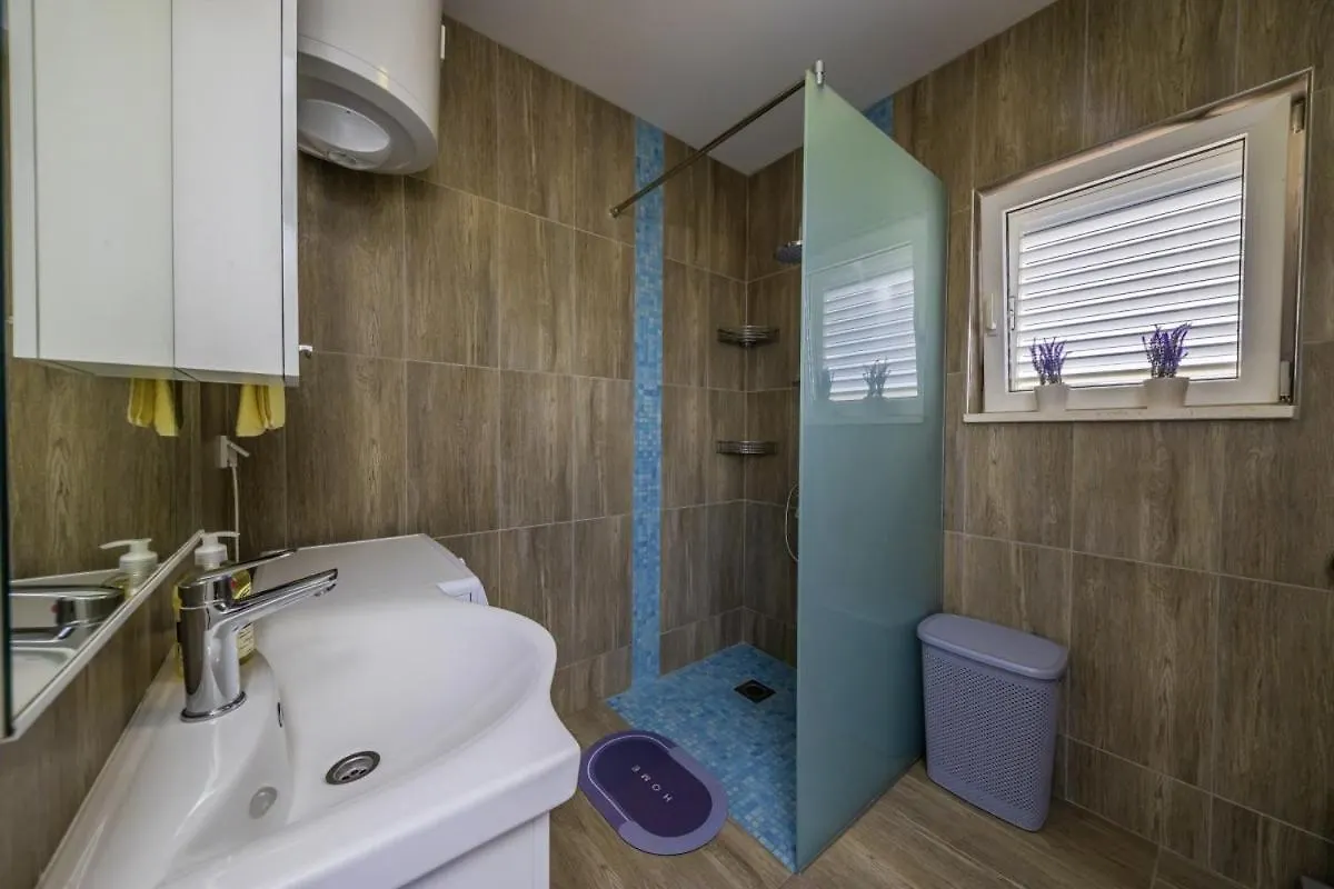 Hotel Raos In Trogir - Mittel-Dalmatien Mastrinka Croacia