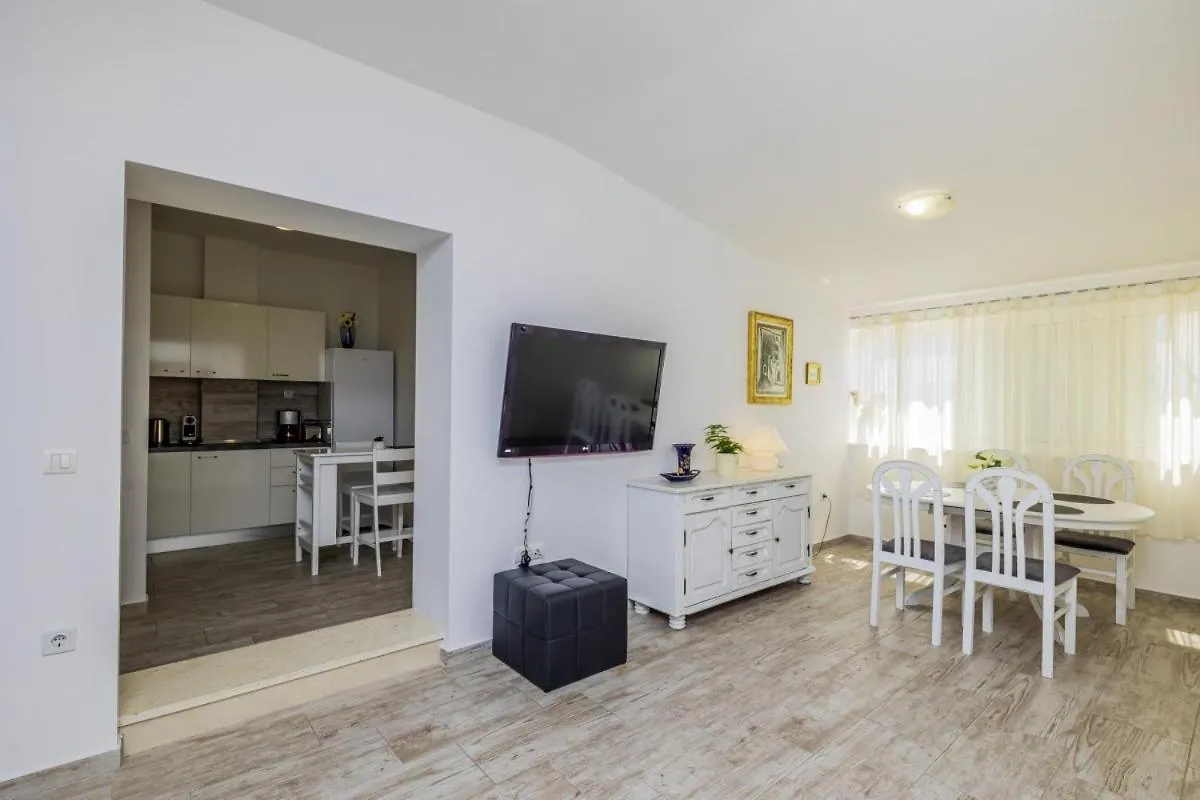 Raos In Trogir - Mittel-Dalmatien Hotel Mastrinka Guest house